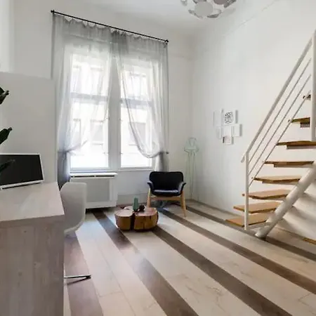 Kz Szimpla Krt Apartament *